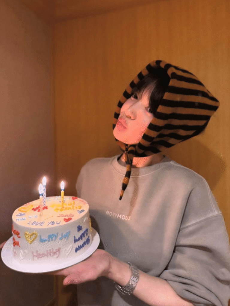 سونغ هي كيو تكشف عن باقة الزهور مفاجئة من سوزي بمناسبة عيد ميلادها