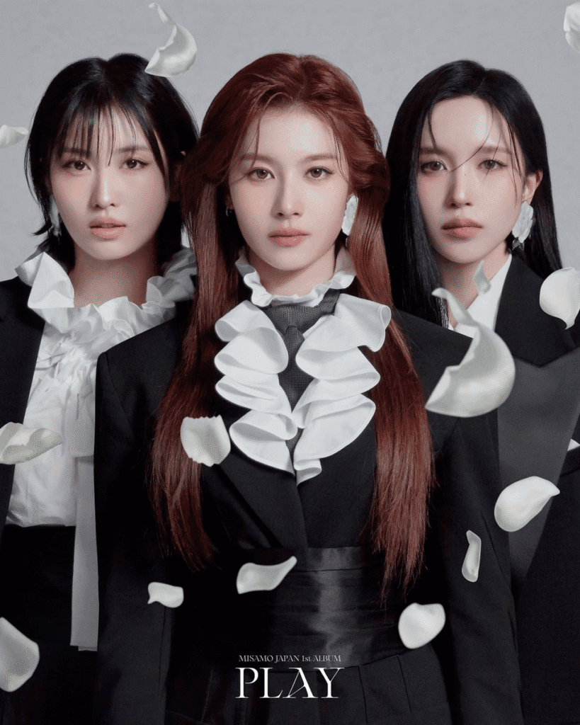 MISAMO يستعرضن صورهن المذهلة في صور تشويقية جديدة لألبومهن الكامل الأول "PLAY"