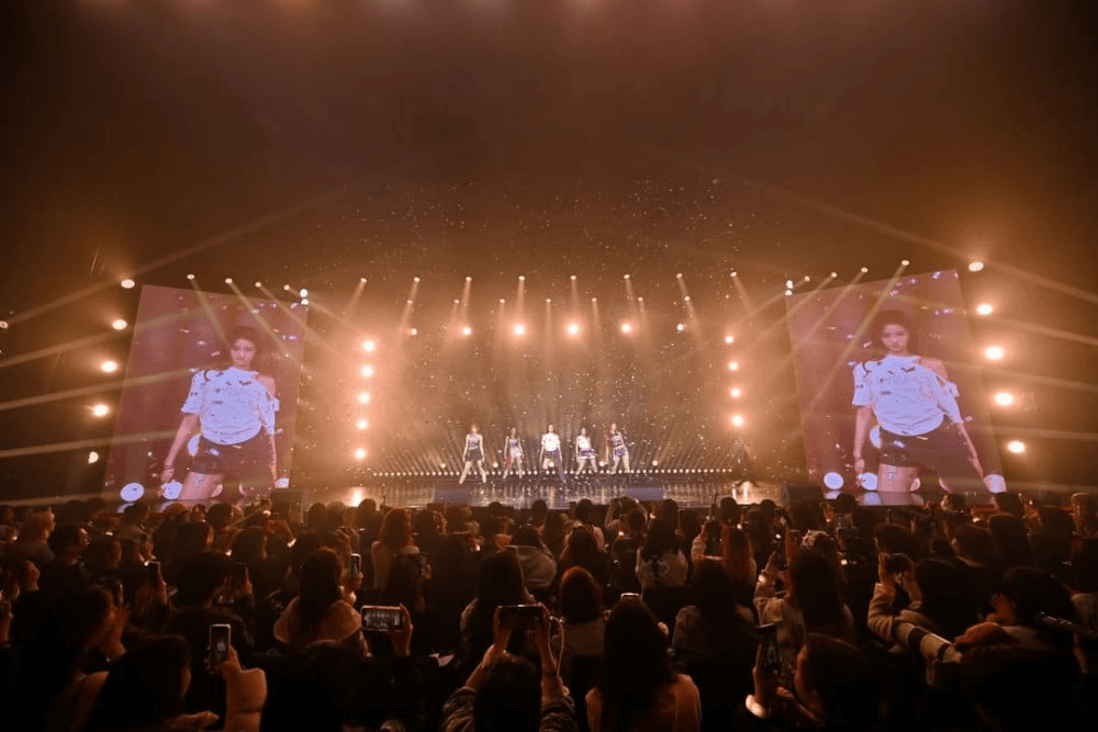 اختتمت فرقة A2O MAY أول لقاء للمعجبين بعنوان "MAYnia Arrive" في شنغهاي