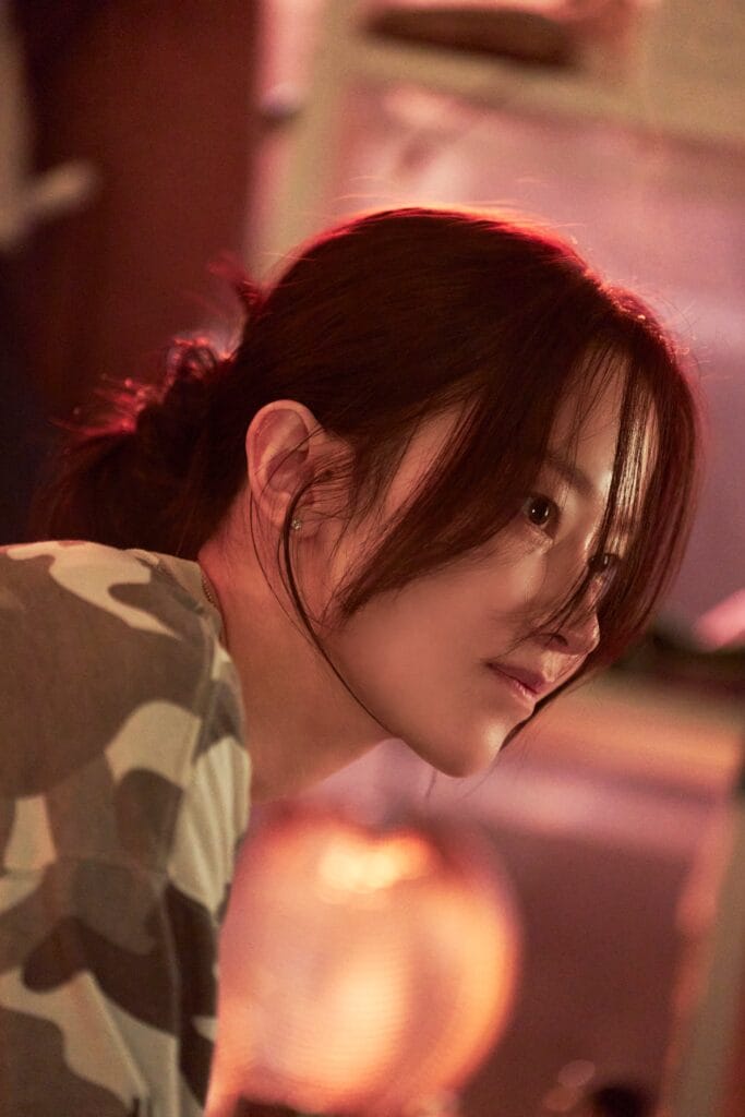 جون جونغ سيو هو سائق ماهر يقامر بكل شيء في عملية سرقة جريئة في "مشروع واي - Project Y " جون جونغ سيو هو سائق ماهر يقامر بكل شيء في عملية سرقة جريئة في "مشروع واي - Project Y "