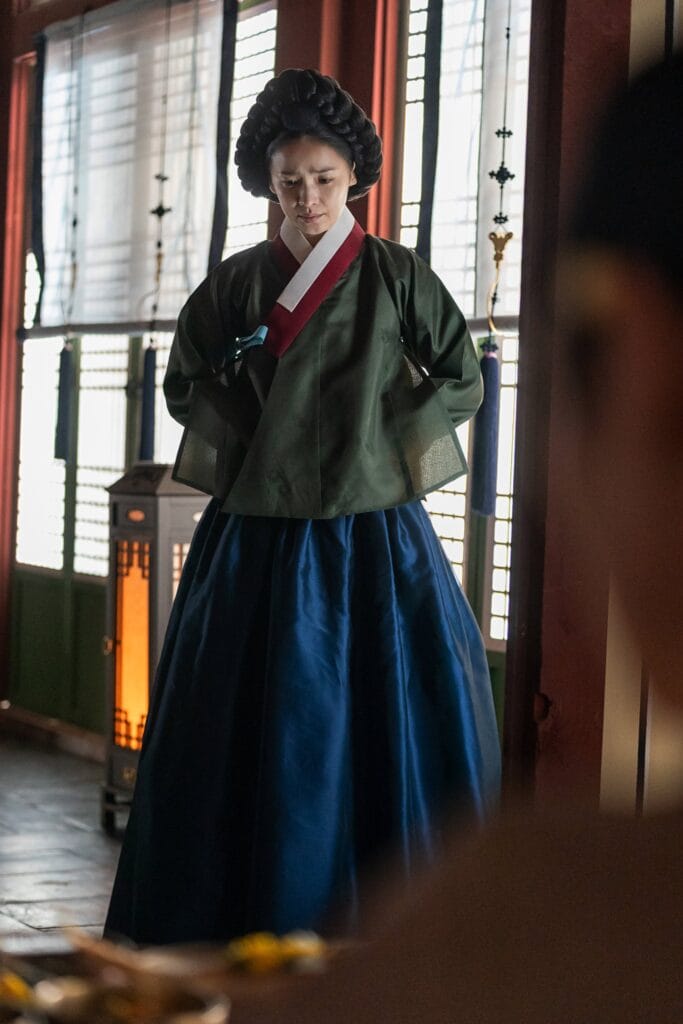 بارك جي هون يجسد دور ملك مخلوع يُنفى إلى قرية يو هاي جين في الفيلم الجديد "حارس الملك - The King’s Warden" بارك جي هون يجسد دور ملك مخلوع يُنفى إلى قرية يو هاي جين في الفيلم الجديد "حارس الملك - The King’s Warden"