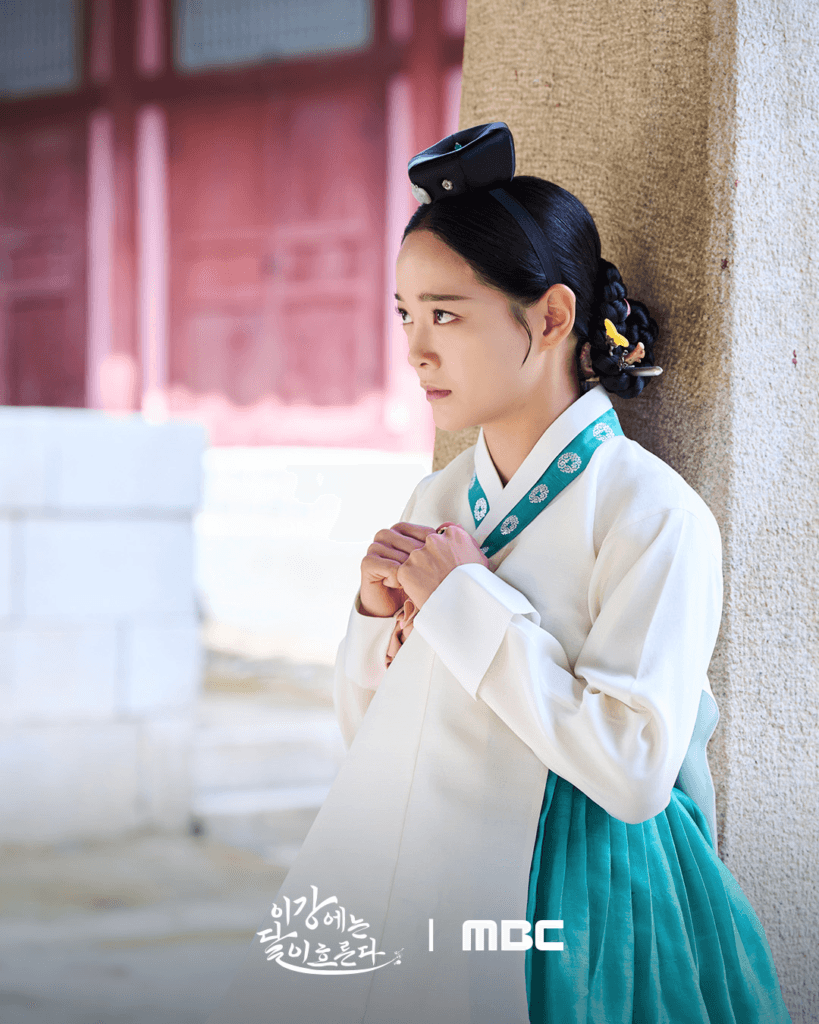 استراتيجية كيم سي جونغ المفاجئة تصدم كانغ تاي أوه ولي شين يونغ في "نهر القمر - Moon River"