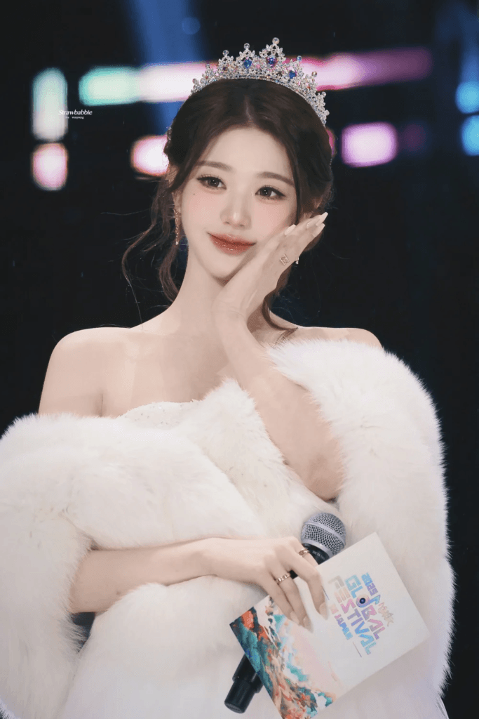 انتشرت صور وونيونغ على نطاق واسع بسبب جمالها الآسر أثناء تقديمها لحفل "مهرجان ميوزيك بانك العالمي" في اليابان انتشرت صور وونيونغ على نطاق واسع بسبب جمالها الآسر أثناء تقديمها لحفل "مهرجان ميوزيك بانك العالمي" في اليابان