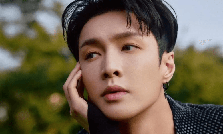 Lay من فرقة EXO خارج اجتماعات المعجبين اليوم