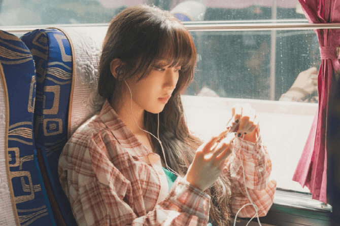 مون كا يونغ وكو كيو هوان يتبادلان وعدًا مؤثرًا في ملصق مسلسل "كنا نحن ذات مرة - Once We Were Us"