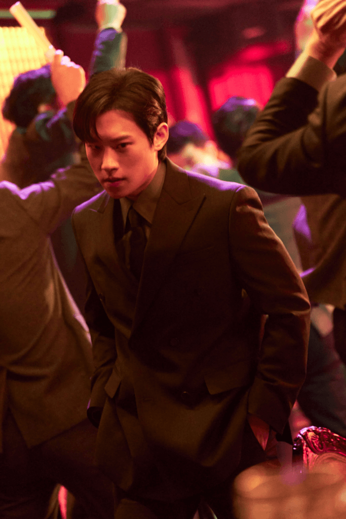 كيم سونغ تشول يجسد دور الشرير المطلق في فيلمه الجديد "المشروع واي - Project Y"