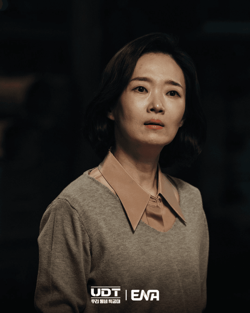 اختفاء ابنة يون كي سانغ يُعيد إشعال فرقة العمل المحلية في مسلسل "أبطال بالجوار - Heroes Next Door"