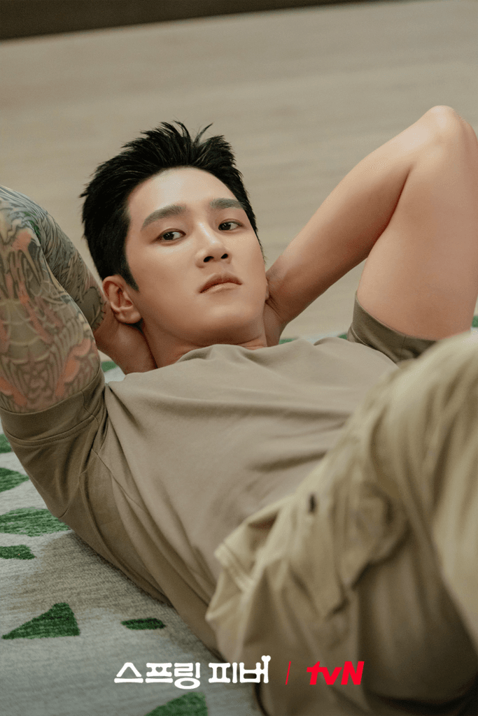 يكشف آهن بو هيون عن سبب اختياره للعب دور البطولة في مسلسل "حمى الربيع - Spring Fever"، ويقدم رؤى حول الشخصية، ويشرح بالتفصيل استعداداته