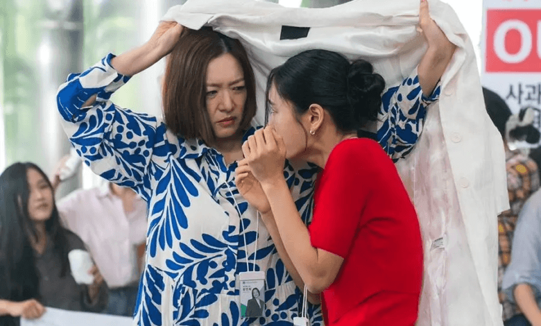 يتم إنقاذ آن إيون جين من قبل جونغ سو يونغ وسط أزمة في مسلسل "قبلة الديناميت - Dynamite Kiss" يتم إنقاذ آن إيون جين من قبل جونغ سو يونغ وسط أزمة في مسلسل "قبلة الديناميت - Dynamite Kiss"