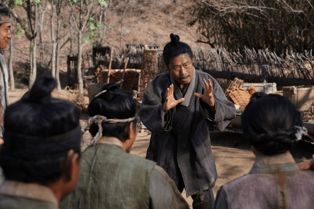 بارك جي هون يجسد دور ملك مخلوع يُنفى إلى قرية يو هاي جين في الفيلم الجديد "حارس الملك - The King’s Warden" بارك جي هون يجسد دور ملك مخلوع يُنفى إلى قرية يو هاي جين في الفيلم الجديد "حارس الملك - The King’s Warden"