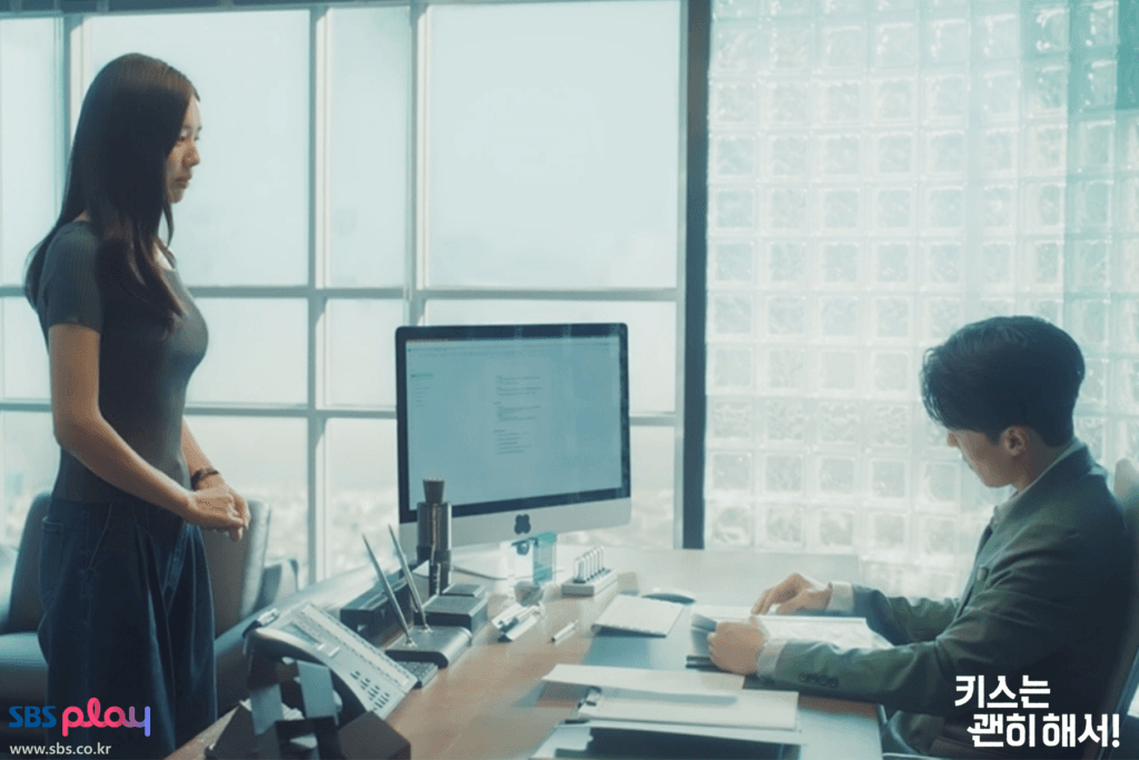 تقدم آن إيون جين استقالتها إلى جانغ كي يونغ في مسلسل "قبلة الديناميت - Dynamite Kiss"