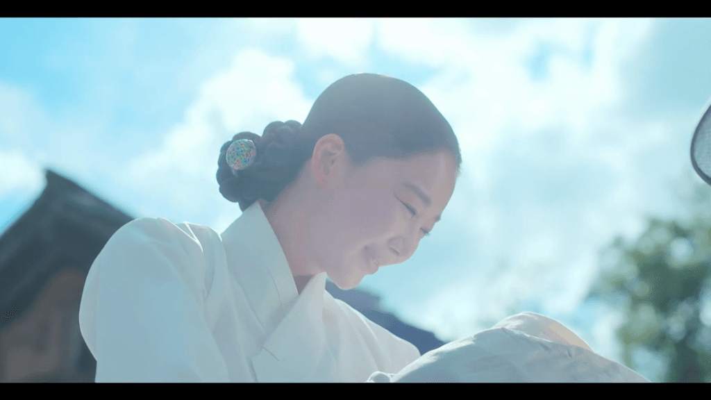 3 أشكال مختلفة من الحب تظهر في الحلقات 11-12 من مسلسل “نهر القمر - Moon River” 3 أشكال مختلفة من الحب تظهر في الحلقات 11-12 من مسلسل “نهر القمر - Moon River”