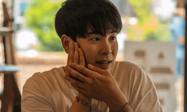 P.O هو الأخ الأصغر لـكوون سانغ وو الطيب ولكن الأخرق في "رجل القلب - HEARTMAN"