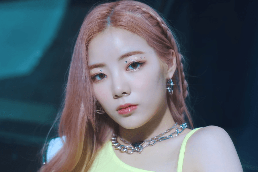 10 ايدول كيبوب اناث يبدين جميلات بشدة بالشعر الوردي