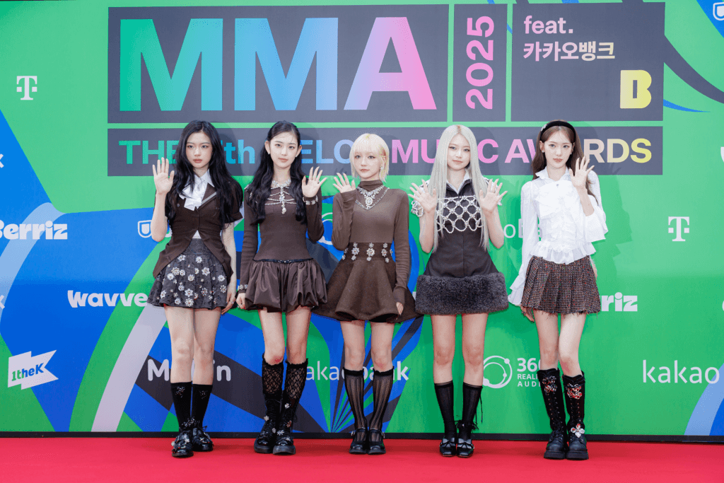 تألقت النجوم على السجادة الحمراء في حفل توزيع جوائز ميلون الموسيقية لعام 2025 تألقت النجوم على السجادة الحمراء في حفل توزيع جوائز ميلون الموسيقية لعام 2025