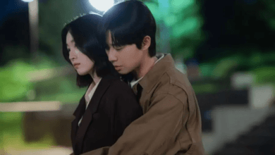 بارك سيو جون يعانق وون جي آن أثناء حديثهما عن انفصالهما الثاني في مسلسل "غداً بالتأكيد - Surely Tomorrow"