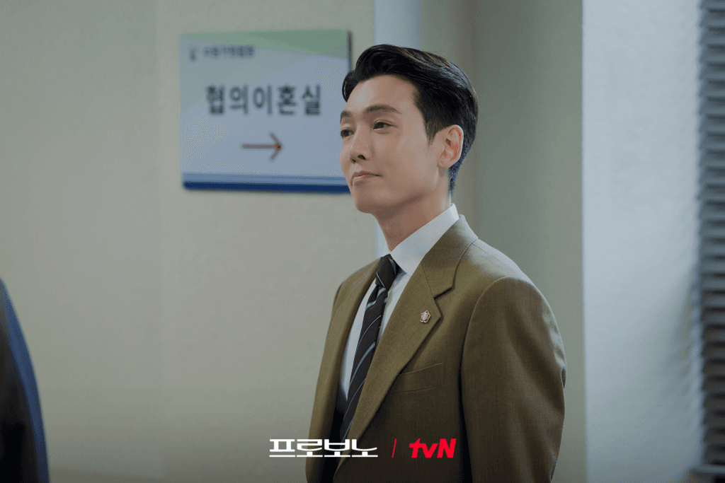 يفقد جونغ كيونغ هو وفريقه الثقة في قضية مستحيلة في مسلسل"مرافعة دون مقابل - Pro Bono"