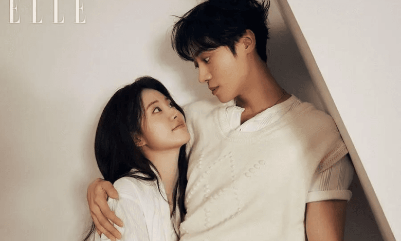 يتبادل تشو يونغ وو وشين سيا الإشادة، ويتحدثان عن فيلمهما الرومانسي، ويشاركان أفكارهما حول الحب