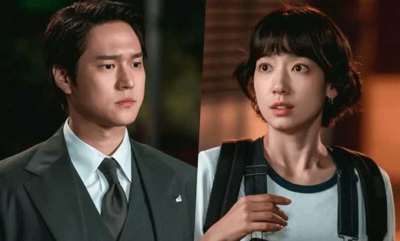 كو كيونغ بيو يلقي نظرة مريبة على بارك شين هاي التي تبدو أصغر من عمرها في الدراما الجديدة "الآنسة هونغ المتخفية - Undercover Miss Hong"