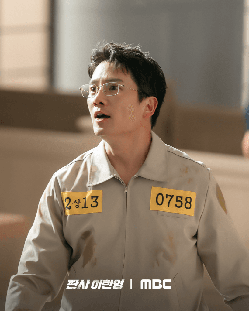 يُظهر جي سونغ حياةً متناقضة قبل وبعد حصوله على فرصة ثانية في الدراما الجديدة "عودة القاضي - The Judge Returns"