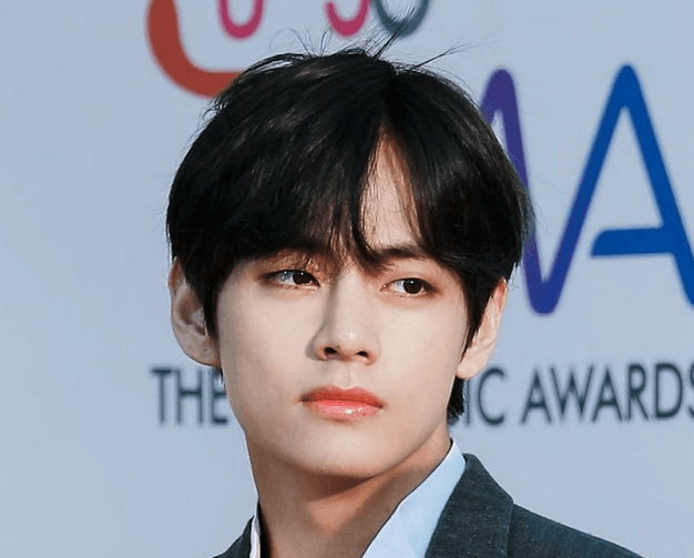 الآيدول الذين لديهم نقاط ساحرة على وجوههم