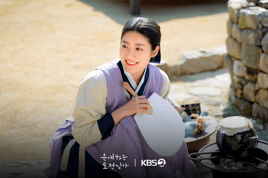 نام جي هيون تخفي حياة مزدوجة سرية بين أيام مشمسة وليالٍ مظلمة في مسلسل "إلى لصتي الحبيبة - To My Beloved Thief"