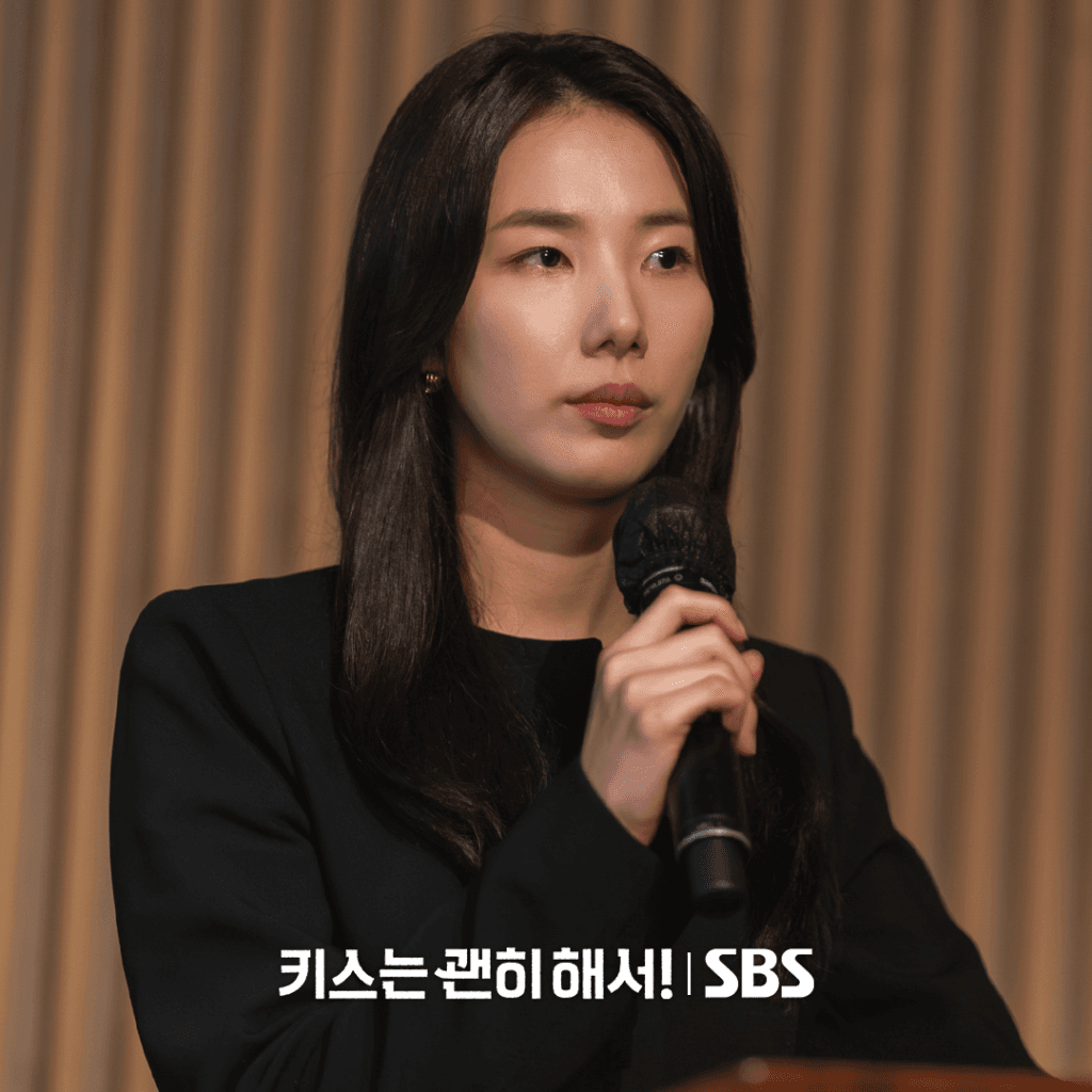 جانغ كي يونغ يقلب الطاولة على تشوي كوانغ إيل وجونغ غا هي في مسلسل "قبلة الديناميت - Dynamite Kiss" جانغ كي يونغ يقلب الطاولة على تشوي كوانغ إيل وجونغ غا هي في مسلسل "قبلة الديناميت - Dynamite Kiss"