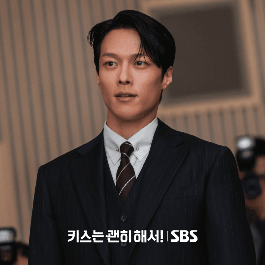جانغ كي يونغ يقلب الطاولة على تشوي كوانغ إيل وجونغ غا هي في مسلسل "قبلة الديناميت - Dynamite Kiss" جانغ كي يونغ يقلب الطاولة على تشوي كوانغ إيل وجونغ غا هي في مسلسل "قبلة الديناميت - Dynamite Kiss"