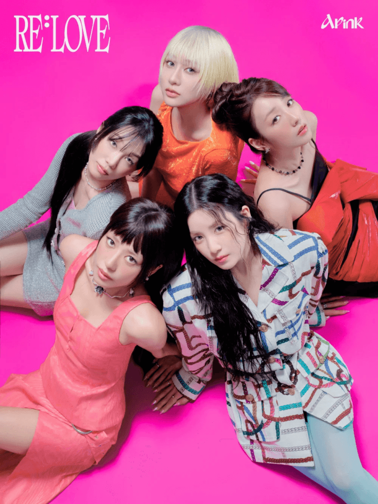فرقة Apink تعيد إحياء أجواء الماضي بألوان زاهية في الإعلانات التشويقية الجديدة لألبومها "Re: Love"