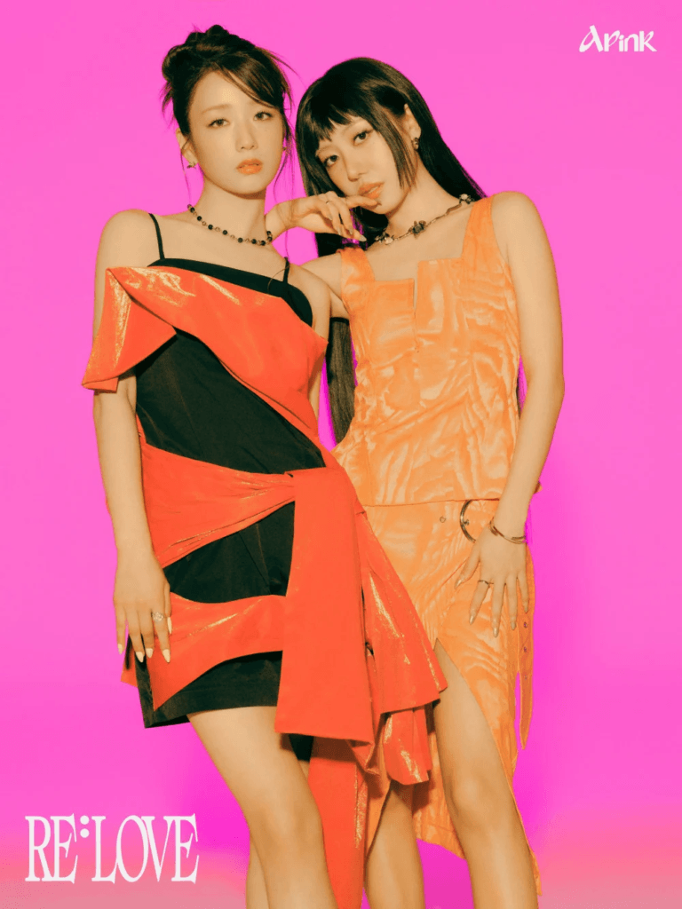 فرقة Apink تعيد إحياء أجواء الماضي بألوان زاهية في الإعلانات التشويقية الجديدة لألبومها "Re: Love"