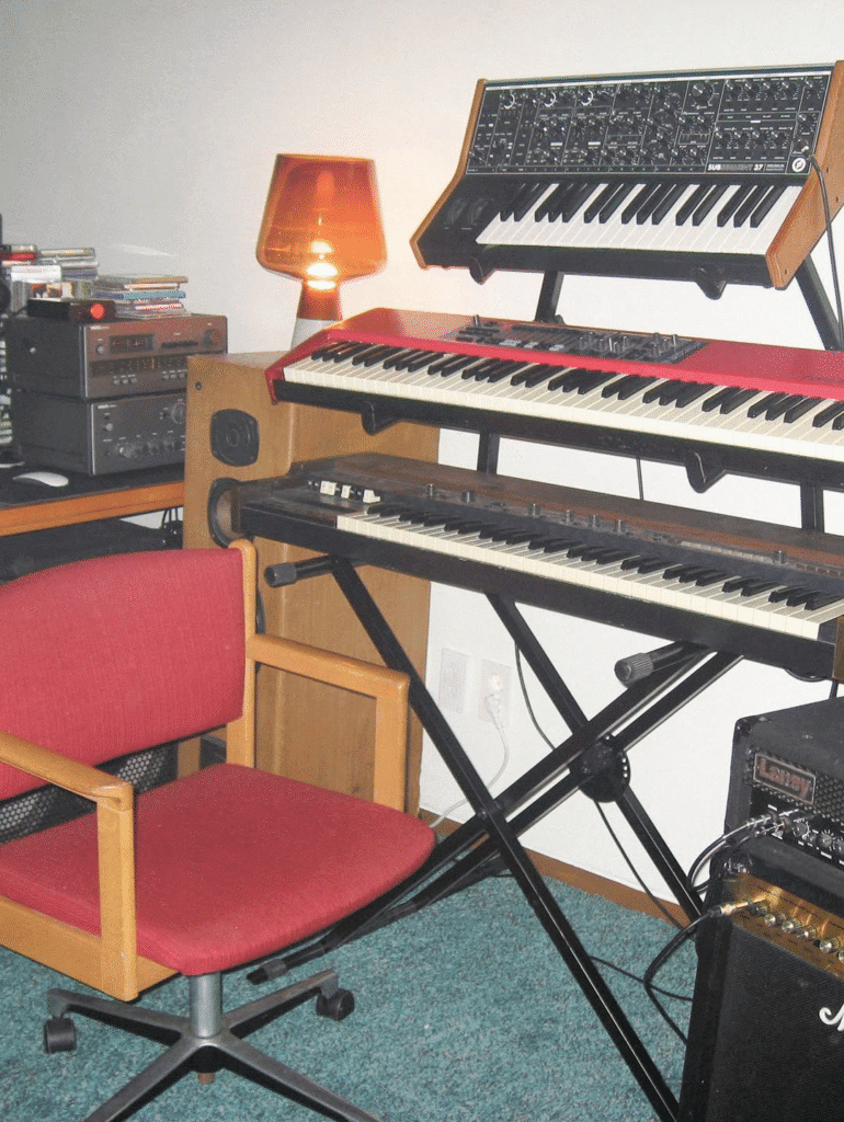 شاهد: بارك جينيونغ عضو فرقة GOT7، يكشف عن مقطع فيديو تشويقي لأغنيته المنفردة الجديدة "Christmas Fever"