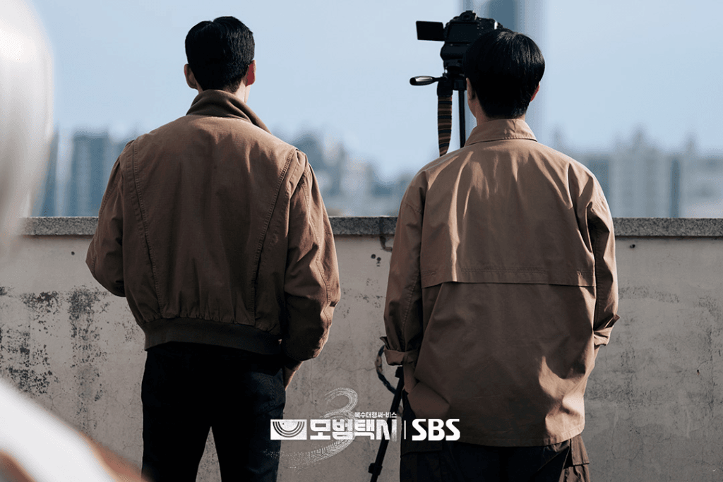 لي جي هون يطارد شريراً مجهول الهوية يختبئ وراء ستار الإنترنت في فيلم "سائق التاكسي 3 - Taxi Driver 3"