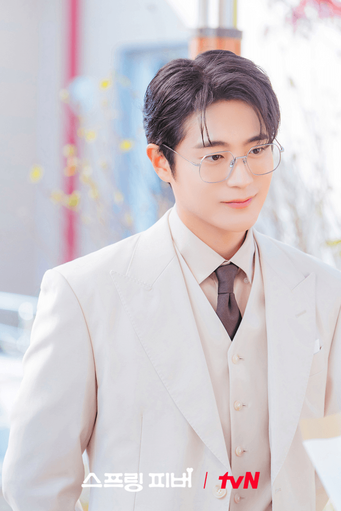 تشا سيو وون يتحدث عن "حمى الربيع" كونه أول مسلسل رومانسي كوميدي له، وعن أوجه التشابه بينه وبين شخصيته، والمزيد