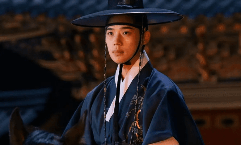 مون سانغ مين هو أمير ملكي يقضي الليل والنهار في مطاردة لص غامض في مسلسل "إلى لصتي الحبيبة - To My Beloved Thief"