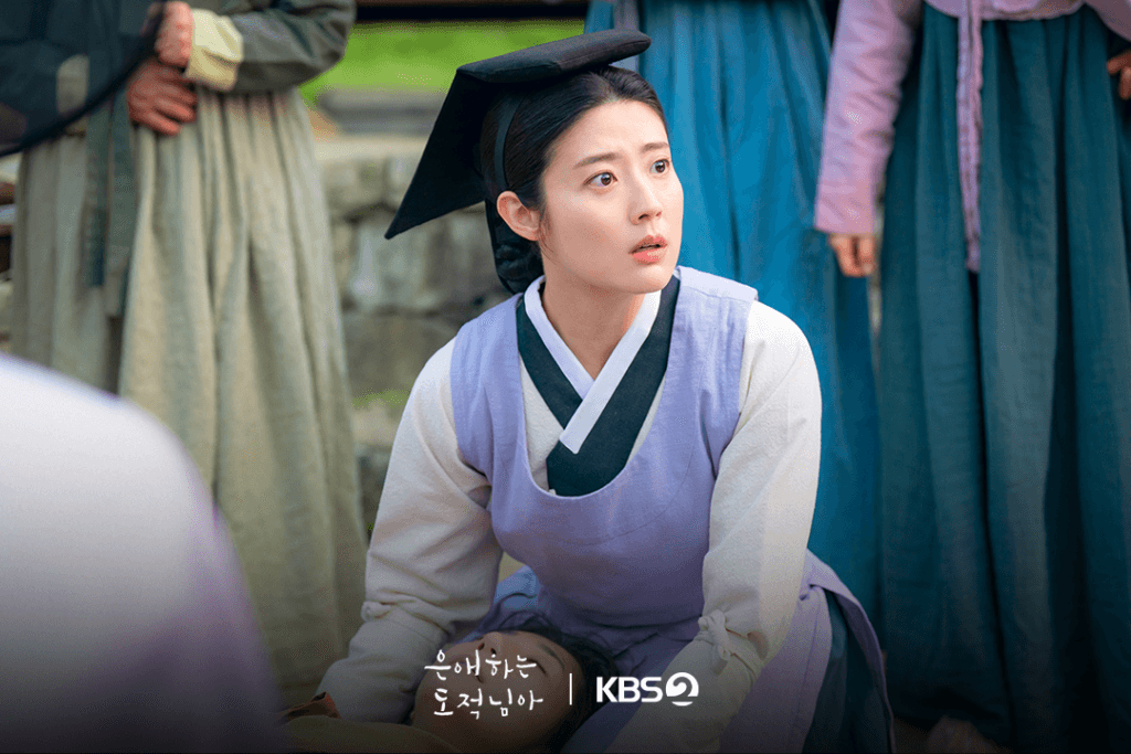 تتحدث نام جي هيون عن عودتها إلى الدراما التاريخية وسحر شخصيتها في مسلسل "إلى لصتي الحبيبة - To My Beloved Thief" تتحدث نام جي هيون عن عودتها إلى الدراما التاريخية وسحر شخصيتها في مسلسل "إلى لصتي الحبيبة - To My Beloved Thief"