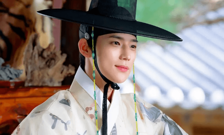 مون سانغ مين يكشف عن أكثر عباراته الغزلية التي لا تُنسى في مسلسل "إلى لصتي الحبيبة - To My Beloved Thief" وعن سحر شخصيته الرومانسي