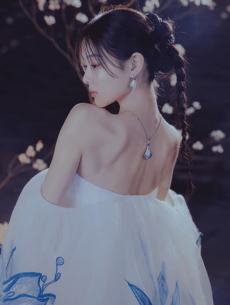 ثروة كيم يو جونغ، عائلتها، علاقاتها، أسلوب حياتها، أهم إنجازاتها المهنية، والمزيد عن بطلة مسلسل "عزيزي اكس - Dear X"