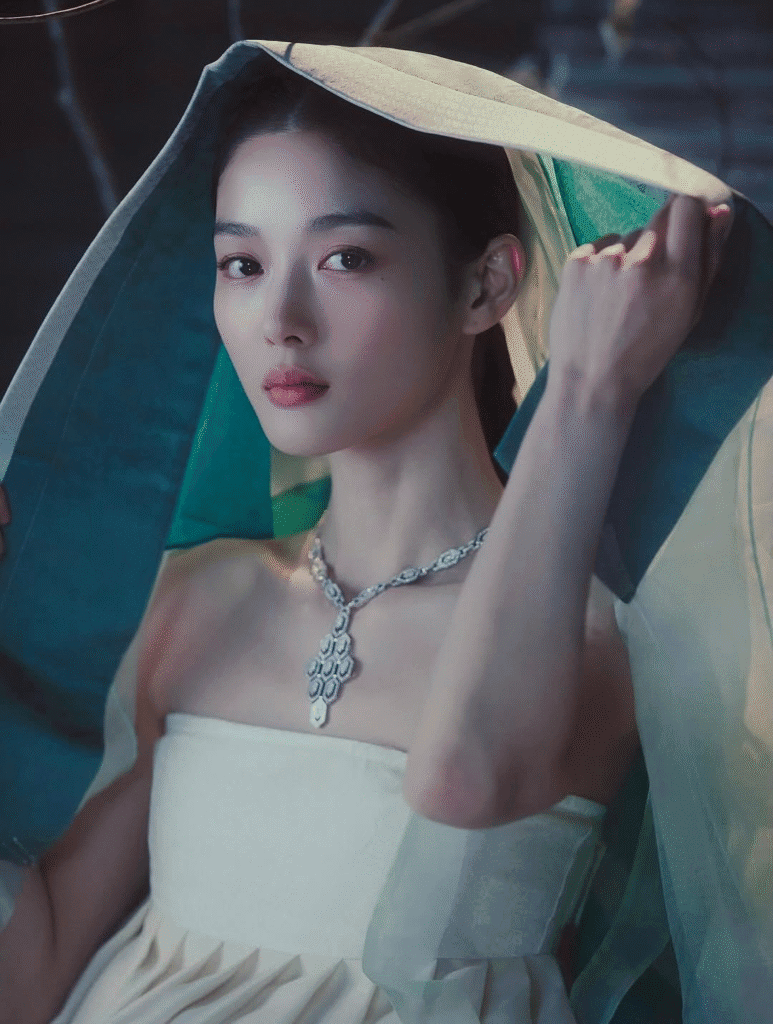 ثروة كيم يو جونغ، عائلتها، علاقاتها، أسلوب حياتها، أهم إنجازاتها المهنية، والمزيد عن بطلة مسلسل "عزيزي اكس - Dear X"