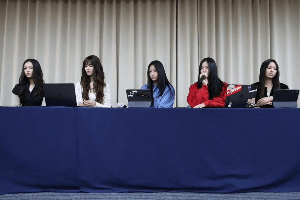 لماذا تترك دانييل نيوجينز؟ تسلسل زمني كامل لنزاعها مع وكالة ADOR