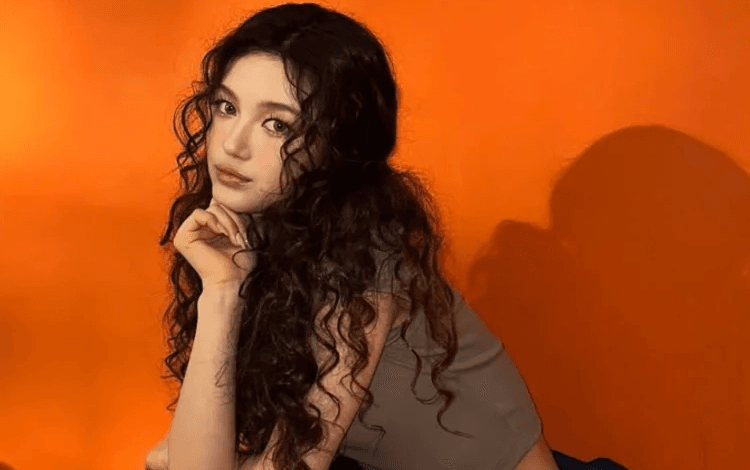 أثار رحيل دانييل عن شركة نيو جينز تقارير عن غرامة قدرها 108 مليارات وون (80 مليون دولار أمريكي)