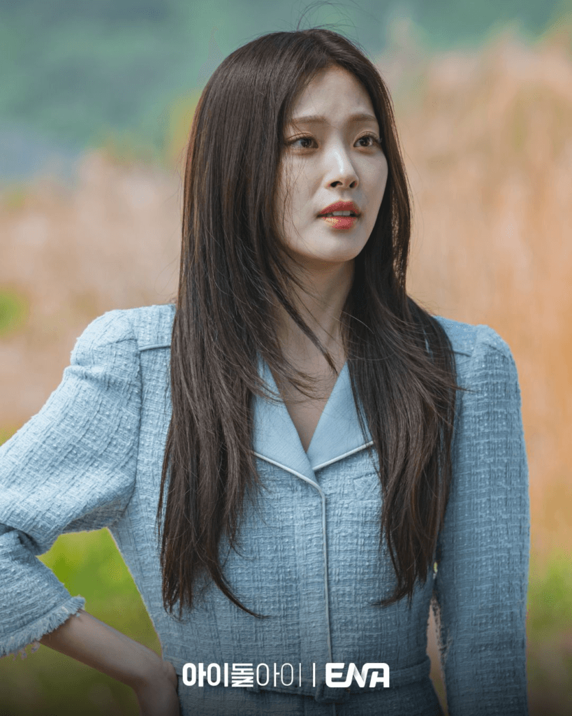 سويونغ تشاهد لقاء نجمها المفضل كيم جاي يونغ المتوتر مع حبيبته السابقة تشوي هي جين في دراما "محامية الآيدول - IDOL I" سويونغ تشاهد لقاء نجمها المفضل كيم جاي يونغ المتوتر مع حبيبته السابقة تشوي هي جين في دراما "محامية الآيدول - IDOL I"