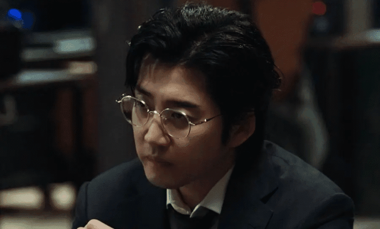 يون كاي سانغ يقترب من كشف هوية من يقف وراء الانفجارات في حيه في "أبطال بالجوار - Heroes Next Door"