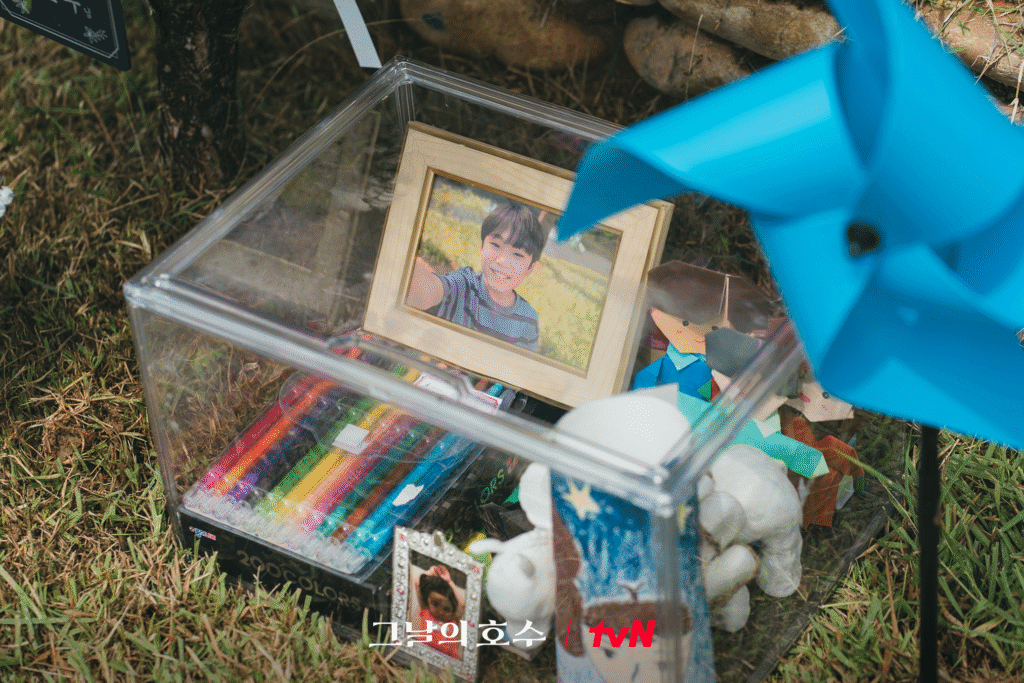 بارك يو ريم تبدأ في مطاردة الحقيقة بعد وفاة غامضة لطالب في دراما قصيرة جديدة بارك يو ريم تبدأ في مطاردة الحقيقة بعد وفاة غامضة لطالب في دراما قصيرة جديدة