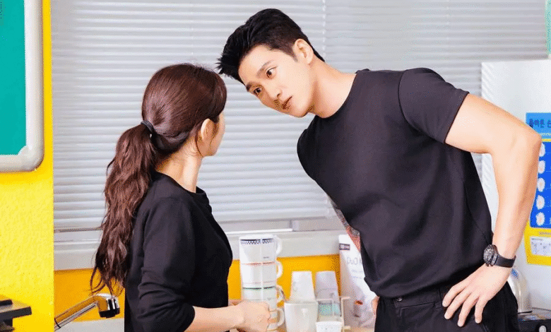 أذاب آهن بو هيون قلب لي جو بين المتجمد في الدراما الرومانسية الكوميدية الجديدة "حمى الربيع" أذاب آهن بو هيون قلب لي جو بين المتجمد في الدراما الرومانسية الكوميدية الجديدة "حمى الربيع"