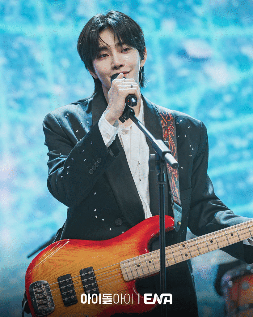 الحب الأول لـ كيم جاي يونغ وزملاء الفرقة يقفون في قلب أزمته في "IDOL I" الحب الأول لـ كيم جاي يونغ وزملاء الفرقة يقفون في قلب أزمته في "IDOL I"