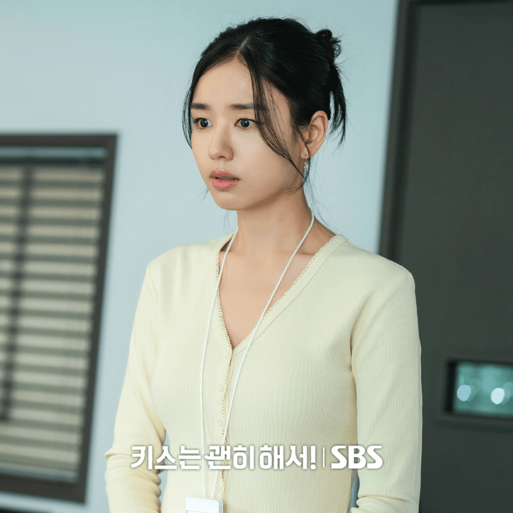 جانغ كي يونغ أصبح باردًا تجاه آهن إيون جين بعد اكتشاف أكاذيبها في "قبلة الديناميت - Dynamite Kiss" جانغ كي يونغ أصبح باردًا تجاه آهن إيون جين بعد اكتشاف أكاذيبها في "قبلة الديناميت - Dynamite Kiss"