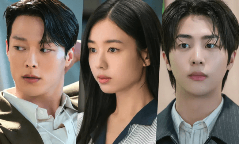 تشتعل شرارة مثلث الحب بين جانغ كي يونغ، وآهن إيون جين، وكيم مو جون في مسلسل "قبلة الديناميت - Dynamite Kiss" تشتعل شرارة مثلث الحب بين جانغ كي يونغ، وآهن إيون جين، وكيم مو جون في مسلسل "قبلة الديناميت - Dynamite Kiss"