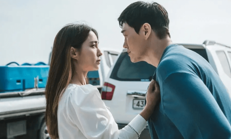 يو جي تاي ولي مين جونغ يخفون نواياهم الحقيقية بينما يشكلون تحالفاً محفوفاً بالمخاطر في مسلسل "الأشرار - Villains"