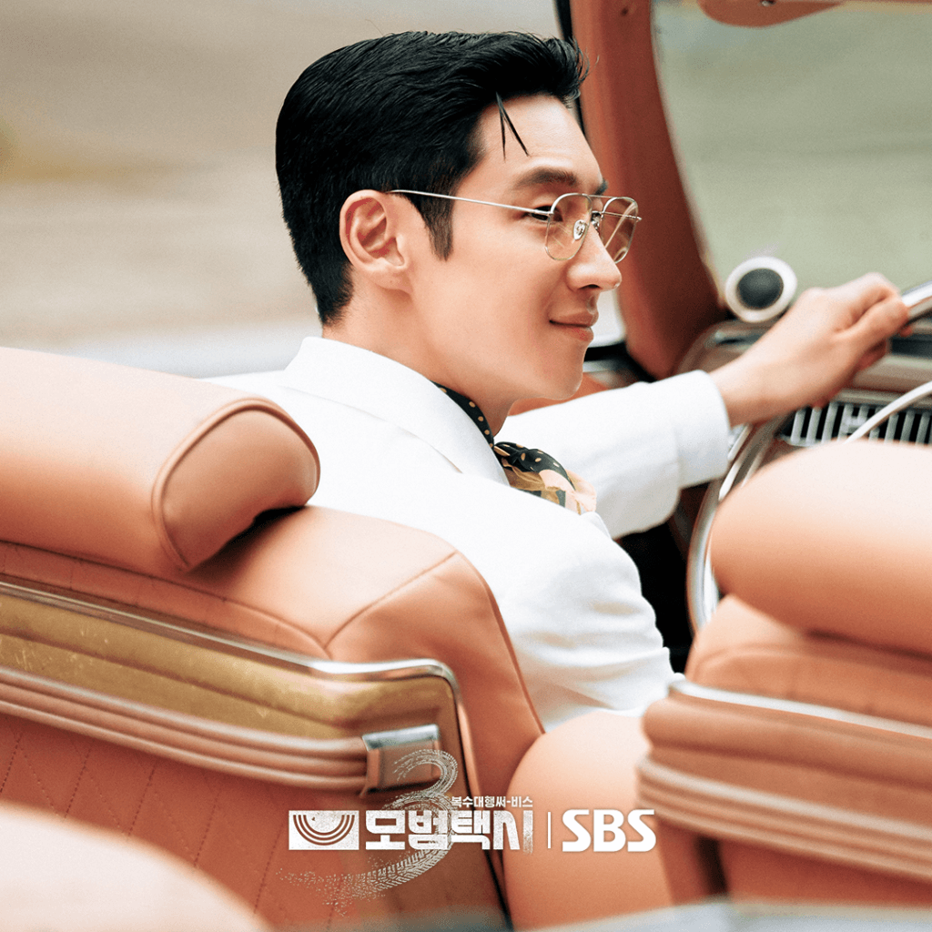 لي جي هون يتنكر في زي وكيل رياضي إيطالي أنيق في دراما "سائق التاكسي 3 - Taxi Driver 3"