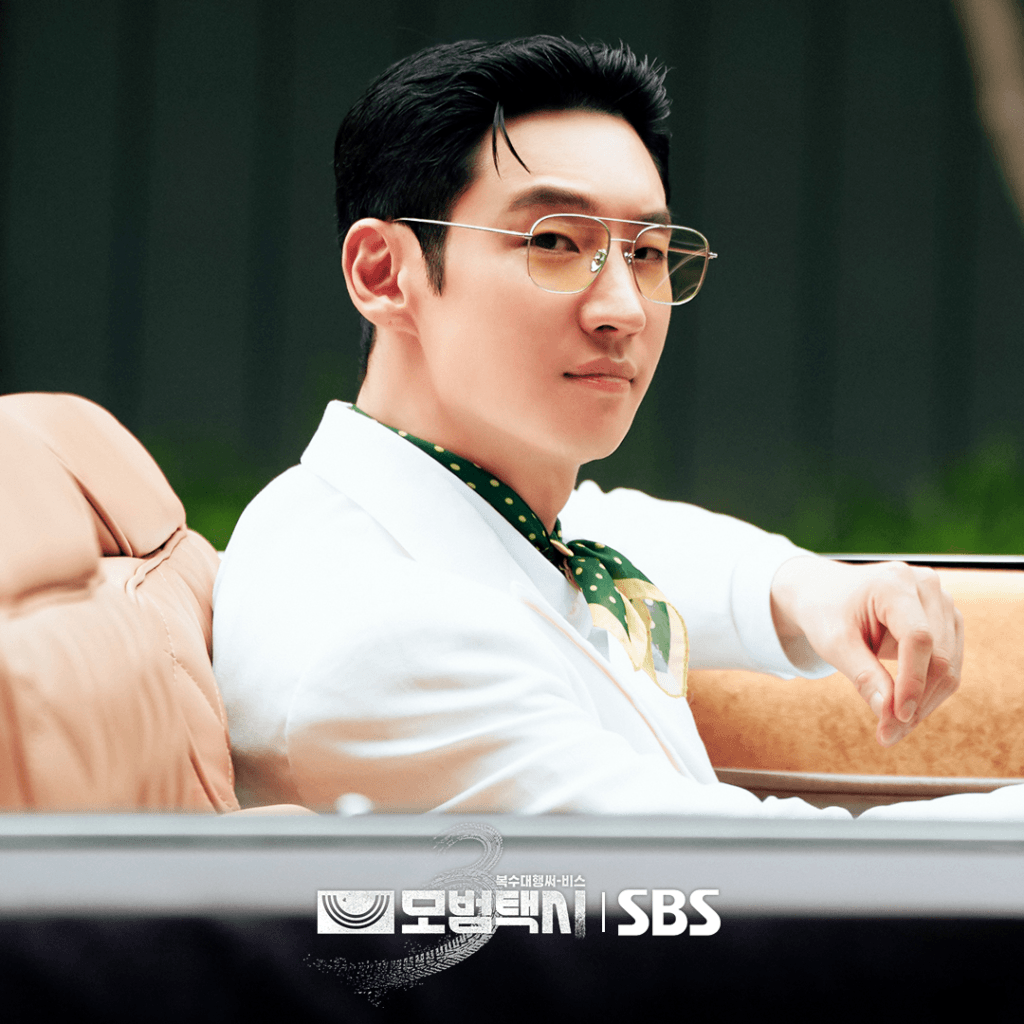 لي جي هون يتنكر في زي وكيل رياضي إيطالي أنيق في دراما "سائق التاكسي 3 - Taxi Driver 3"